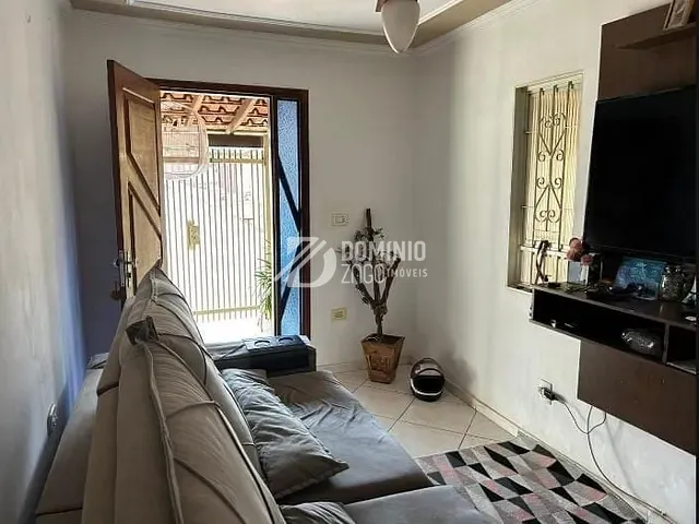 Casa com 300m² 4 quartos e 3 banheiros, à venda, no bairro Recreio dos Bandeirantes em Uberaba