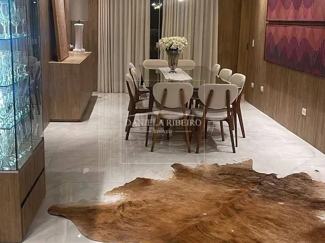 Casa com 624m² 4 quartos e 6 banheiros, à venda, no bairro Esperança em Londrina