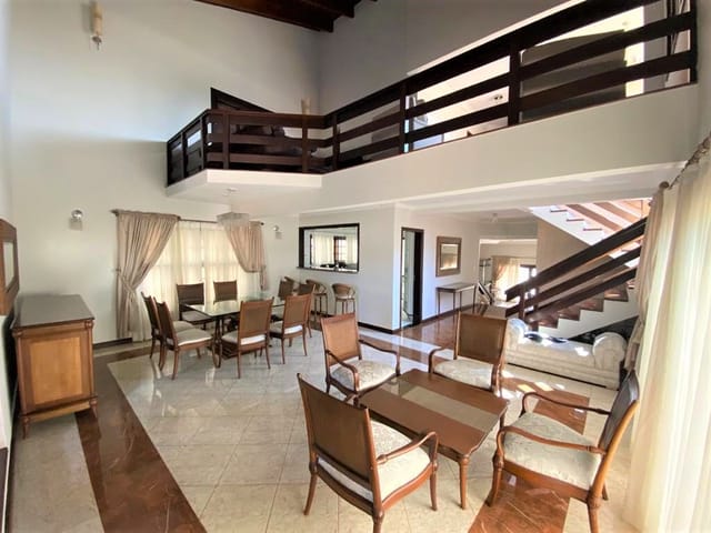Casa com 420m² 3 quartos e 6 banheiros, à venda, no bairro Santana em Londrina