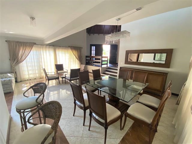 Casa com 420m² 3 quartos e 6 banheiros, à venda, no bairro Santana em Londrina