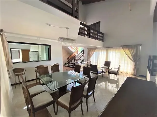 Casa com 420m² 3 quartos e 6 banheiros, à venda, no bairro Santana em Londrina