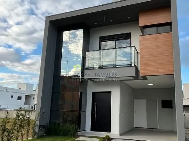 Casa com 161m² 3 quartos e 3 banheiros, à venda, no bairro Beira Rio em Biguaçu