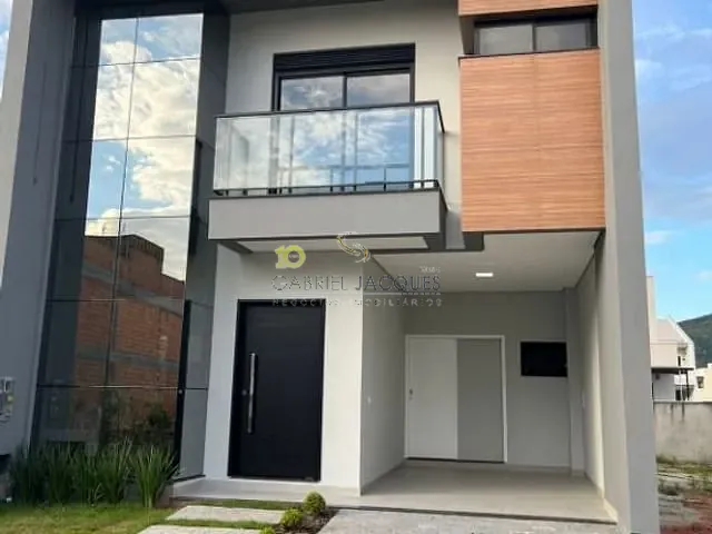 Casa com 161m² 3 quartos e 3 banheiros, à venda, no bairro Beira Rio em Biguaçu