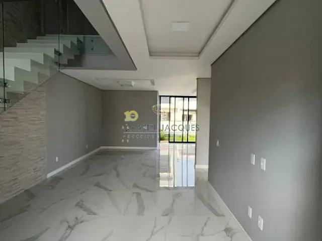 Casa com 161m² 3 quartos e 3 banheiros, à venda, no bairro Beira Rio em Biguaçu