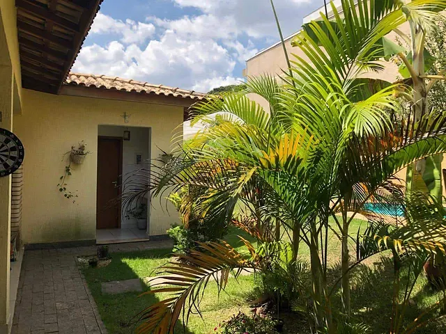 Casa com 500m² 3 quartos e 4 banheiros, para alugar, no bairro Jardim Caiapiá em Cotia