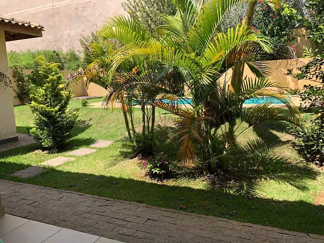 Casa com 500m² 3 quartos e 4 banheiros, para alugar, no bairro Jardim Caiapiá em Cotia
