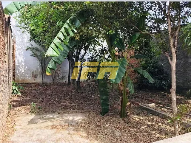 Casa com 244m² 2 quartos e 2 banheiros, à venda, no bairro Vila Jaboticabeira em Taubaté