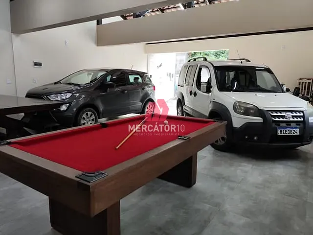 Casa 6 quartos e 3 banheiros, à venda, no bairro Água Verde em Blumenau