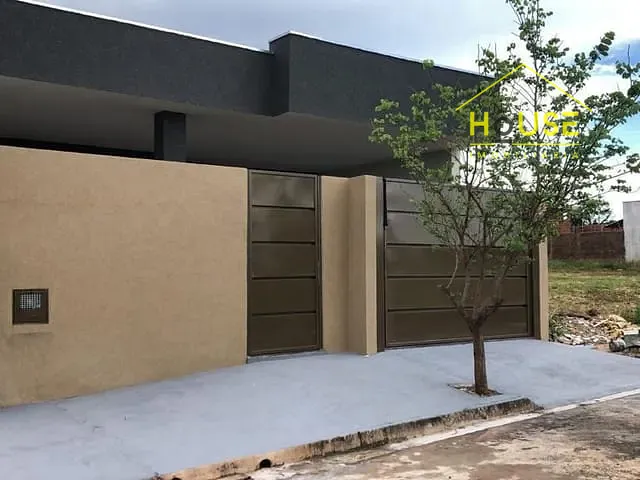 Casa com 180m², à venda, no bairro Jardim Residencial Moreira em Votuporanga