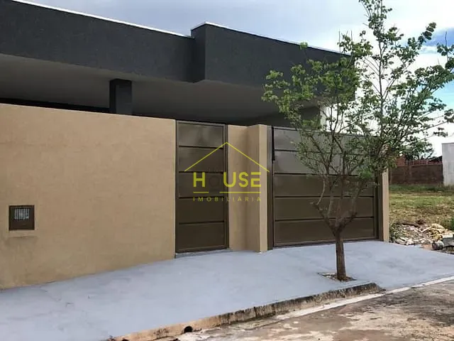 Casa com 180m², à venda, no bairro Jardim Residencial Moreira em Votuporanga