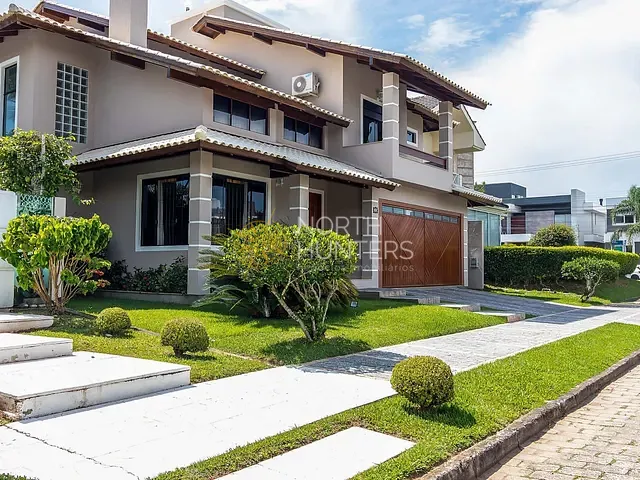 Casa com 450m² 4 quartos e 7 banheiros, para alugar, no bairro Jurerê Internacional em Florianópolis