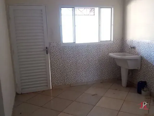 Casa 3 quartos e 3 banheiros, à venda, no bairro Vila das Flores em Chavantes