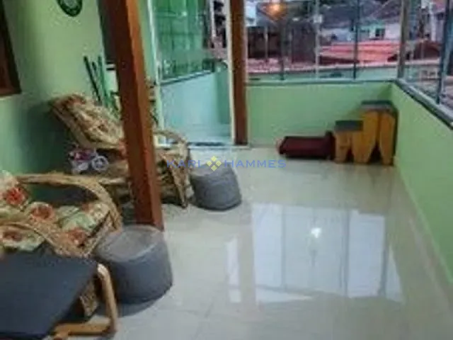 Casa com 500m² 3 quartos e 3 banheiros, à venda, no bairro Itamarati em Petrópolis