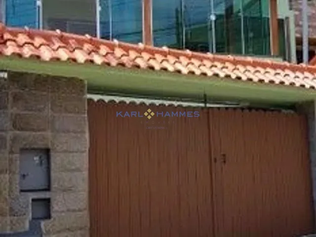 Casa com 500m² 3 quartos e 3 banheiros, à venda, no bairro Itamarati em Petrópolis