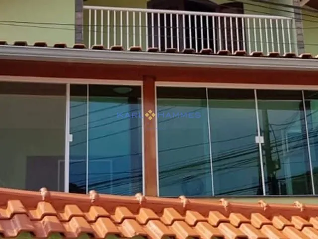 Casa com 500m² 3 quartos e 3 banheiros, à venda, no bairro Itamarati em Petrópolis