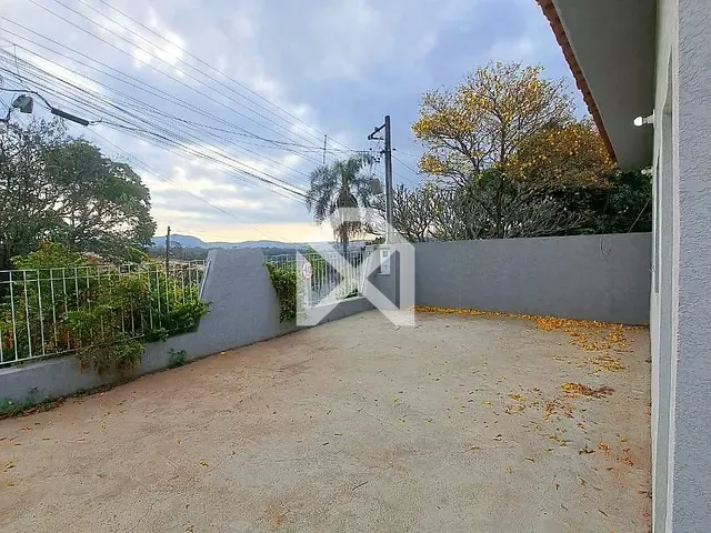 Casa com 175m² 3 quartos e 1 banheiro, à venda, no bairro Jardim Colonial em Atibaia