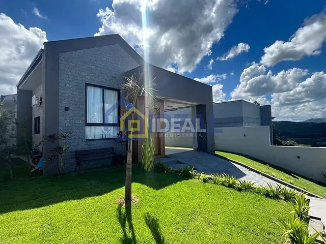Casa com 95m² 3 quartos e 2 banheiros, à venda, no bairro Santa Terezinha em Concórdia