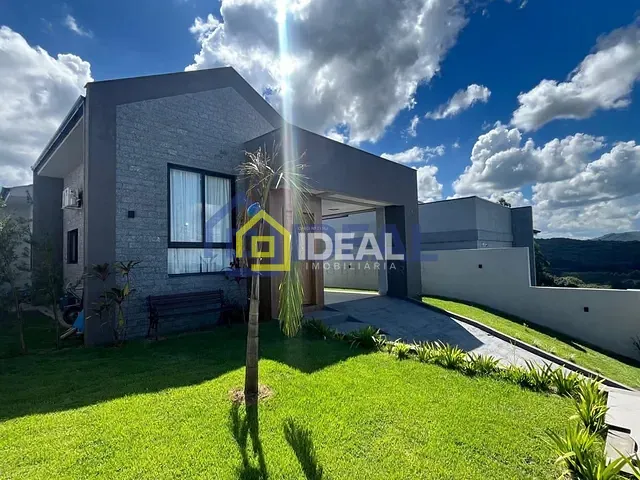 Casa com 95m² 3 quartos e 2 banheiros, à venda, no bairro Santa Terezinha em Concórdia
