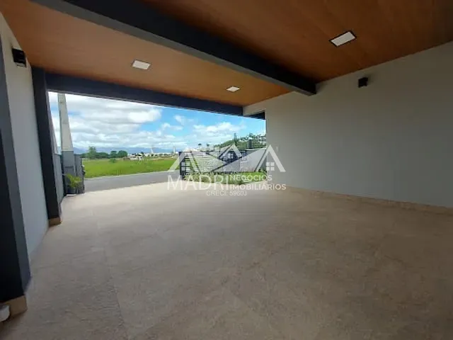 Casa com 250m² 3 quartos e 2 banheiros, à venda, no bairro Forquilhas em São José