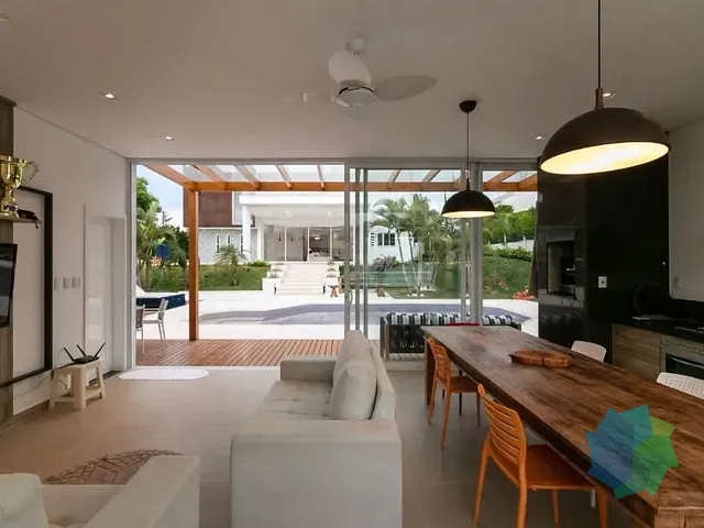Casa com 1865m² 5 quartos e 6 banheiros, à venda, no bairro Parque Village Castelo em Itu
