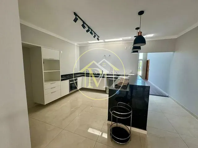 Casa com 302m² 2 quartos e 4 banheiros, à venda, no bairro Cajuru do Sul em Sorocaba