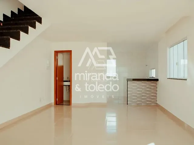 Casa com 180m² 2 quartos e 3 banheiros, à venda, no bairro Santa Mônica em Guarapari