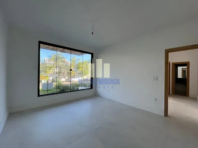 Casa com 600m² 5 quartos e 7 banheiros, à venda, no bairro Barra da Tijuca em Rio de Janeiro