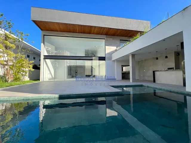 Casa com 600m² 5 quartos e 7 banheiros, à venda, no bairro Barra da Tijuca em Rio de Janeiro