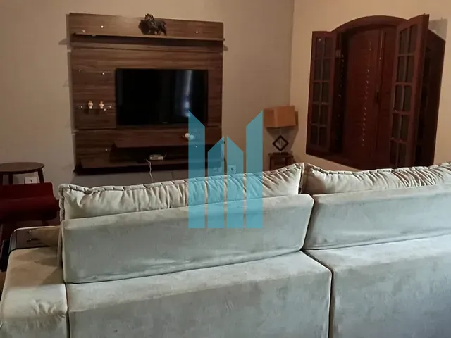 Casa com 250m² 3 quartos e 3 banheiros, à venda, no bairro Jardim Centenário em Poços de Caldas