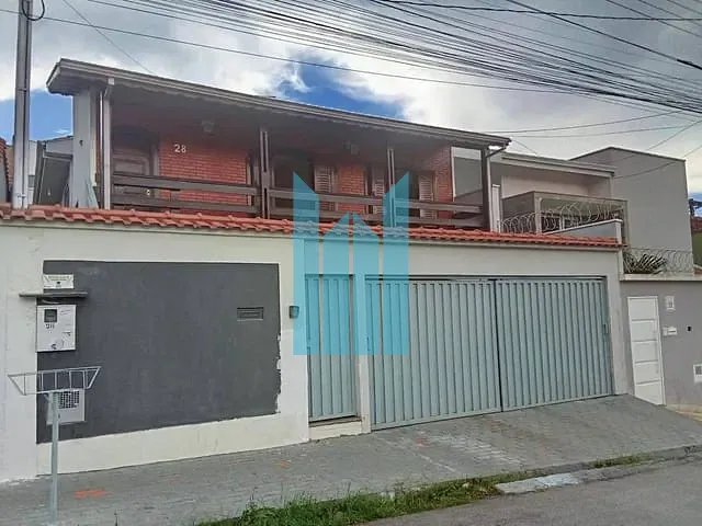 Casa com 250m² 3 quartos e 3 banheiros, à venda, no bairro Jardim Centenário em Poços de Caldas