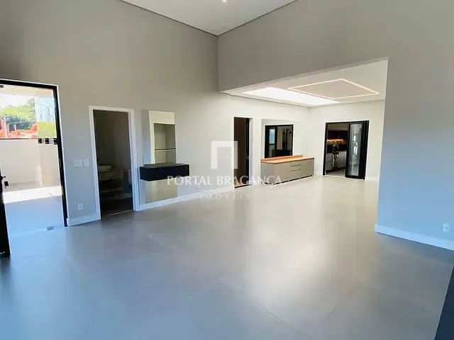 Casa com 360m² 3 quartos e 5 banheiros, à venda, no bairro Parque Imperador em Bragança Paulista