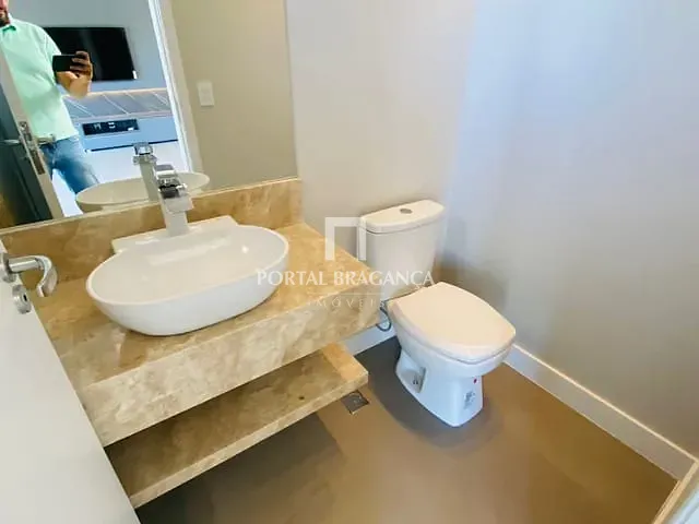 Casa com 360m² 3 quartos e 5 banheiros, à venda, no bairro Parque Imperador em Bragança Paulista