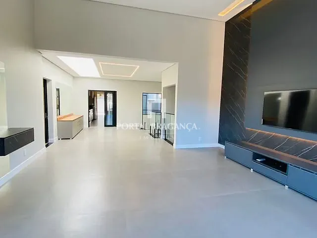 Casa com 360m² 3 quartos e 5 banheiros, à venda, no bairro Parque Imperador em Bragança Paulista