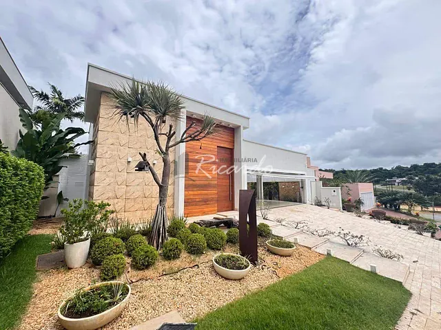 Casa com 693m² 4 quartos e 6 banheiros, à venda, no bairro Jardins Milão em Goiânia
