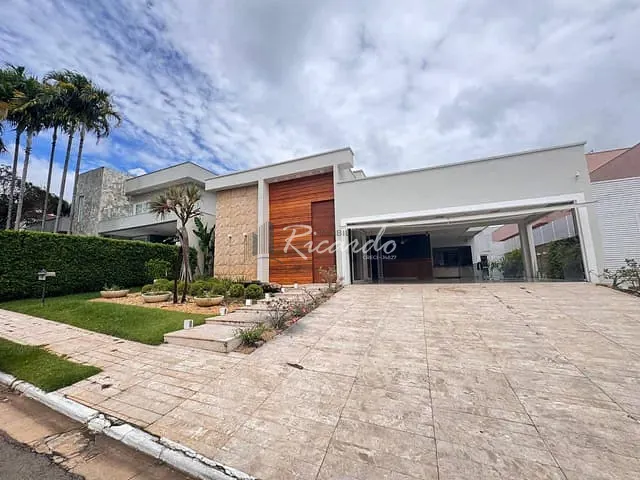 Casa com 693m² 4 quartos e 6 banheiros, à venda, no bairro Jardins Milão em Goiânia
