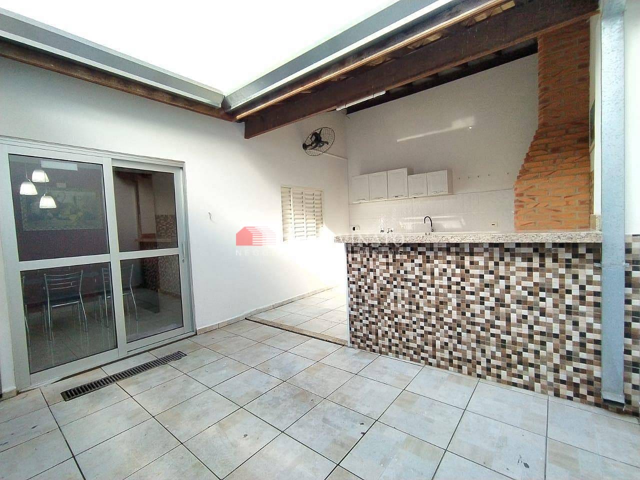 Casa para alugar com 3 quartos, 107m² - Foto 3