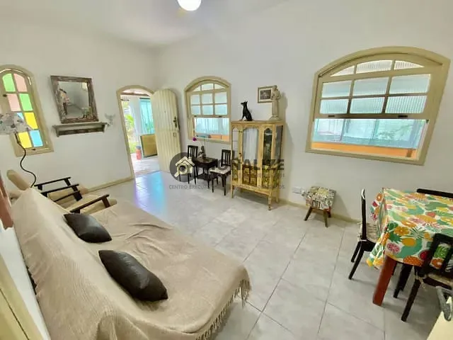 Casa 12 quartos e 8 banheiros, à venda, no bairro Peró em Cabo Frio