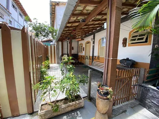 Casa 12 quartos e 8 banheiros, à venda, no bairro Peró em Cabo Frio