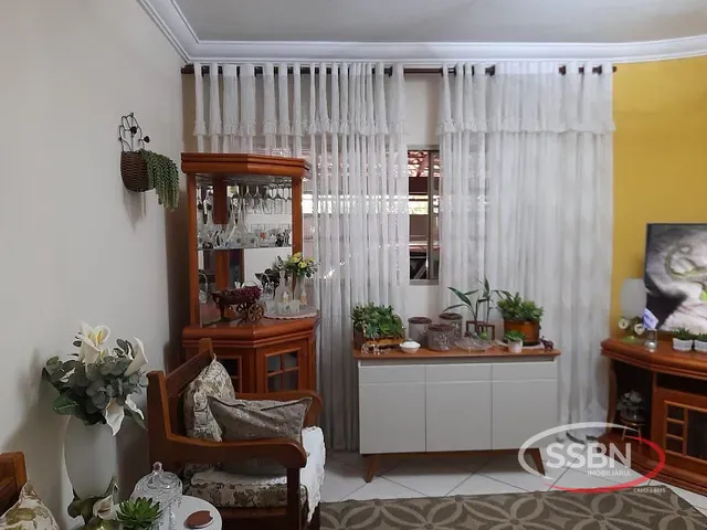 Casa com 150m² 3 quartos e 2 banheiros, à venda, no bairro Parque Residencial Klavin em Nova Odessa