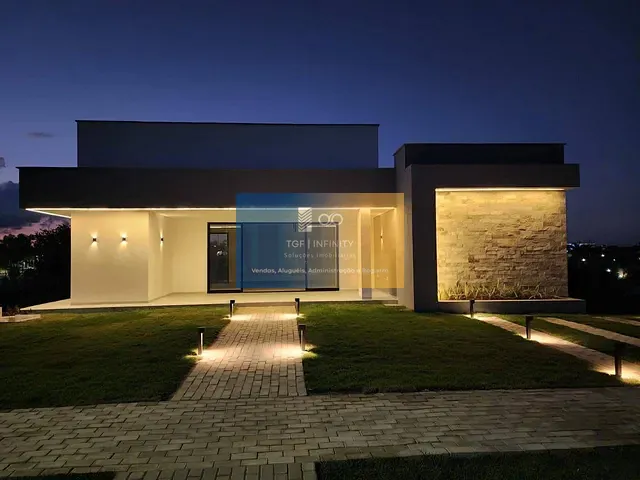 Casa com 314m² 4 quartos e 5 banheiros, à venda, no bairro Gravatá em Gravatá