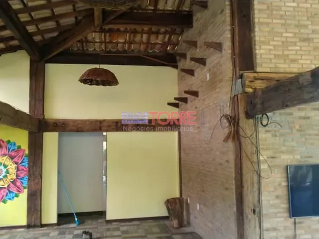 Casa com 770m² 3 quartos e 5 banheiros, à venda, no bairro Olivença em Ilhéus