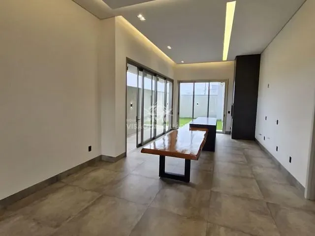 Casa com 360m², à venda, no bairro RESIDENCIAL PARIS em Sinop