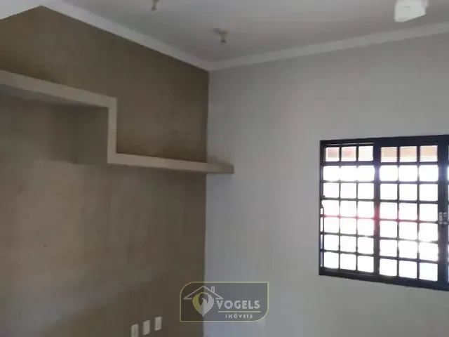 Casa 3 quartos e 3 banheiros, à venda, no bairro Núcleo Urbano Parque Ana Helena em Jaguariúna