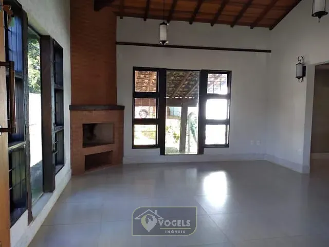 Casa 3 quartos e 3 banheiros, à venda, no bairro Núcleo Urbano Parque Ana Helena em Jaguariúna