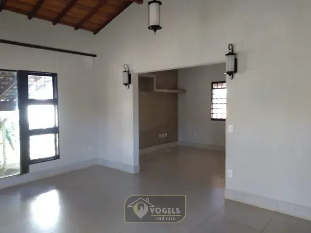 Casa 3 quartos e 3 banheiros, à venda, no bairro Núcleo Urbano Parque Ana Helena em Jaguariúna