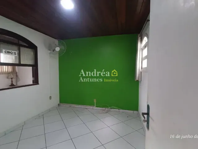 Casa 3 quartos e 2 banheiros, à venda, no bairro Centro em Cabo Frio