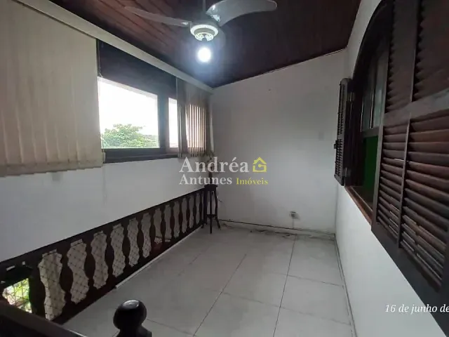 Casa 3 quartos e 2 banheiros, à venda, no bairro Centro em Cabo Frio