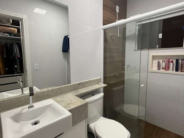Casa 3 quartos e 4 banheiros, à venda, no bairro Extensão do Bosque em Rio das Ostras