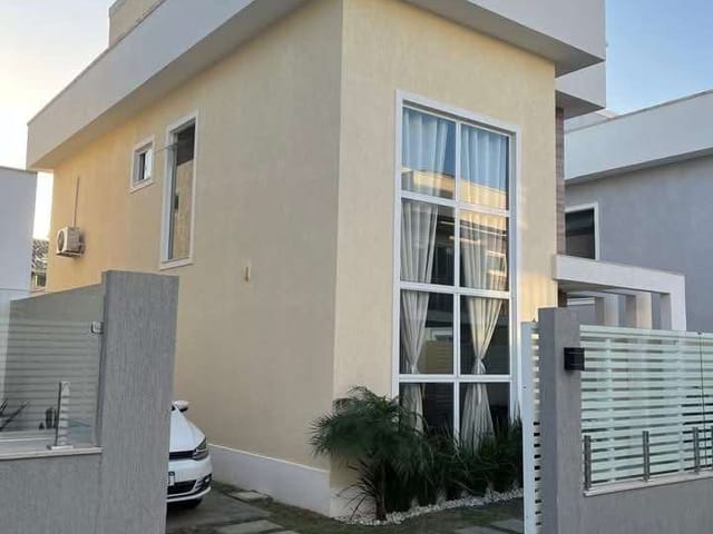Casa 3 quartos e 4 banheiros, à venda, no bairro Extensão do Bosque em Rio das Ostras