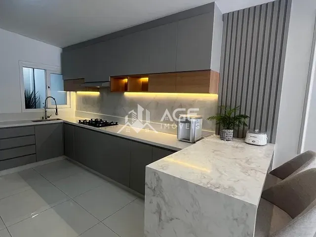 Casa 3 quartos e 4 banheiros, à venda, no bairro Bela Vista em Erechim